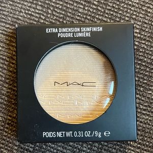 NIB MAC Extra Dimension Skin Finish Highlighter